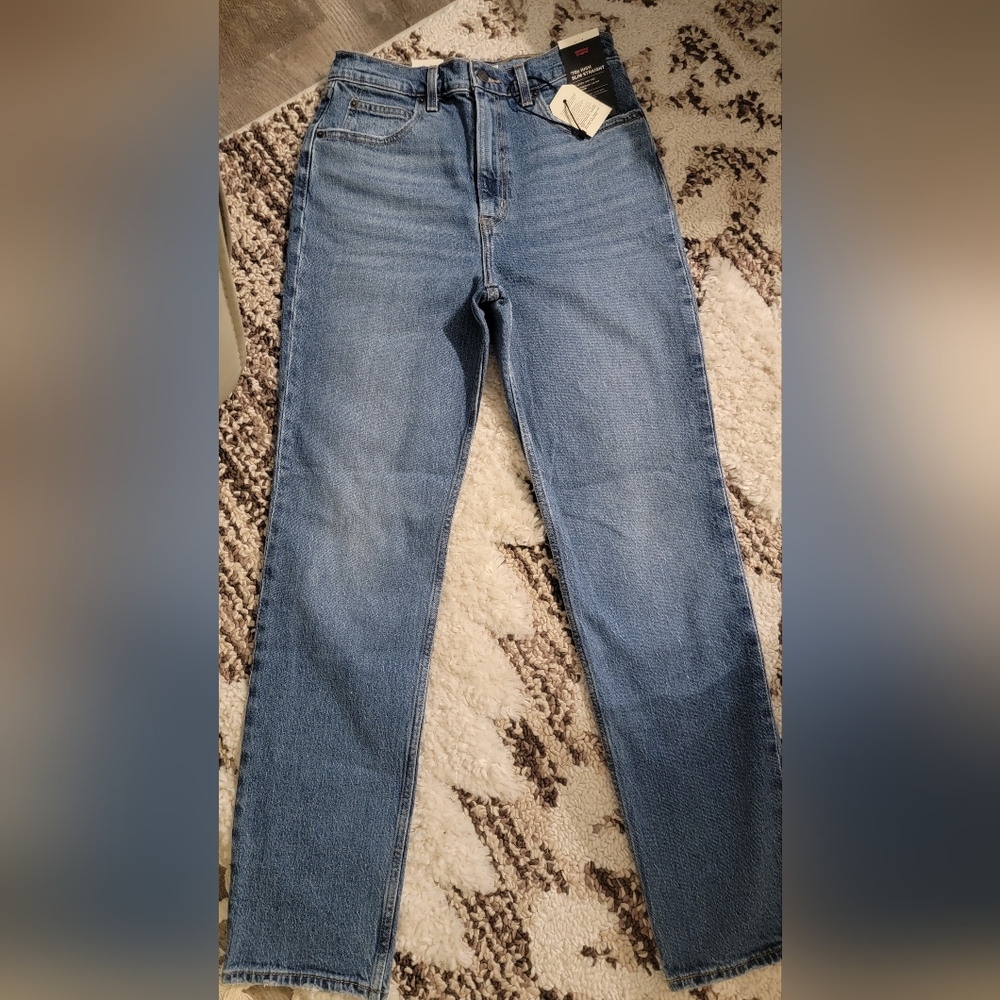 NWT LEVIS 70s ULTRA HIGH RISE SLIM STRAIGHT JEAN SIZE 29X31